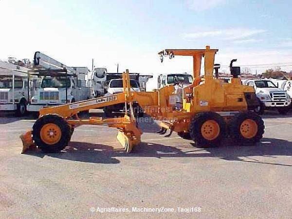 New Holland 685-B LeeBoy